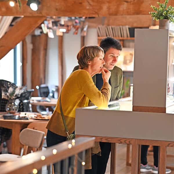 Couple browsing in Hertfordshire Jewellers