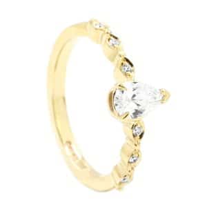 pear cut diamond gold ring