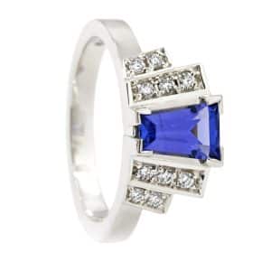 Fan shape ring with tanzanite and diamonds