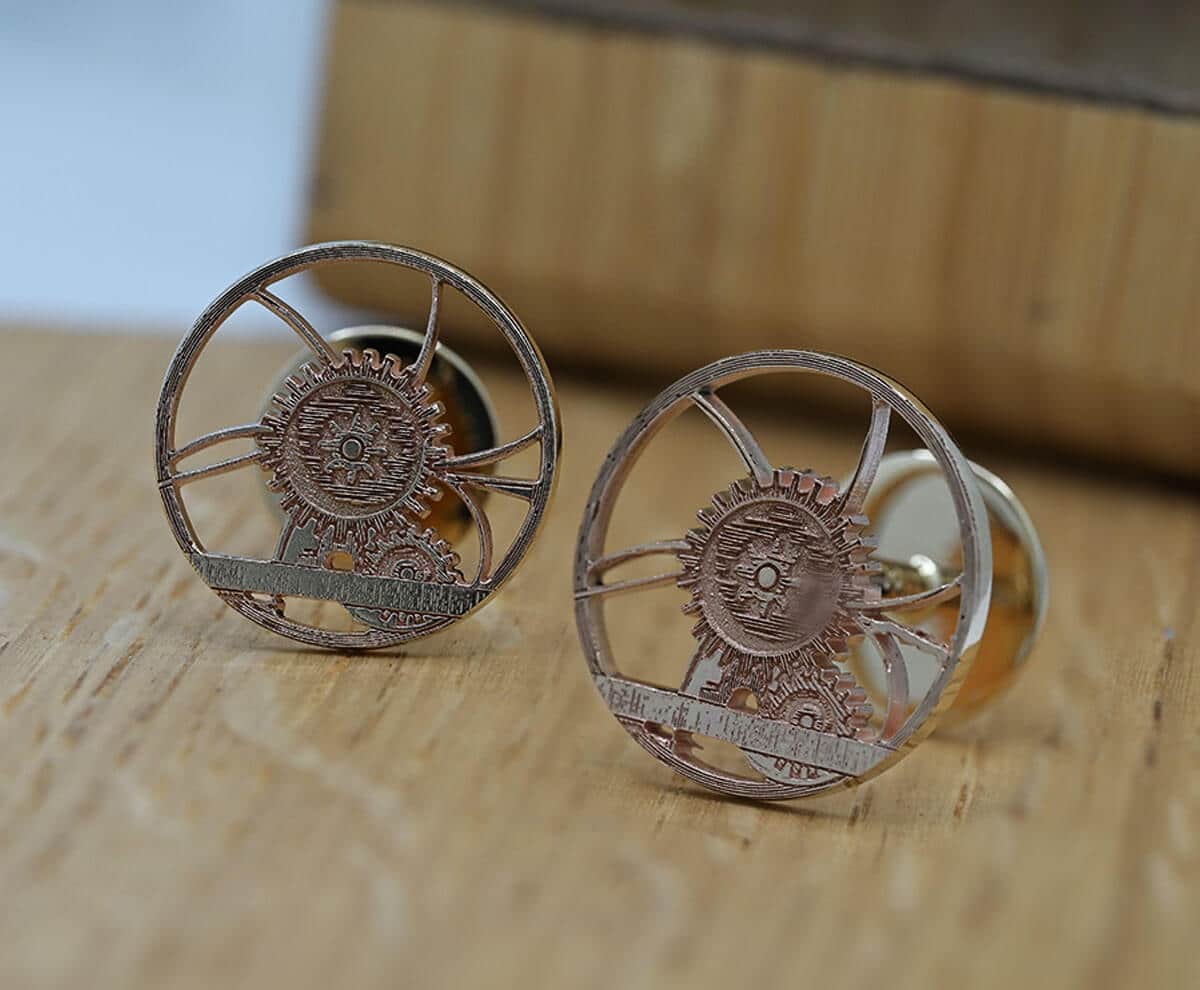 wheel shaped gold round cufflinks