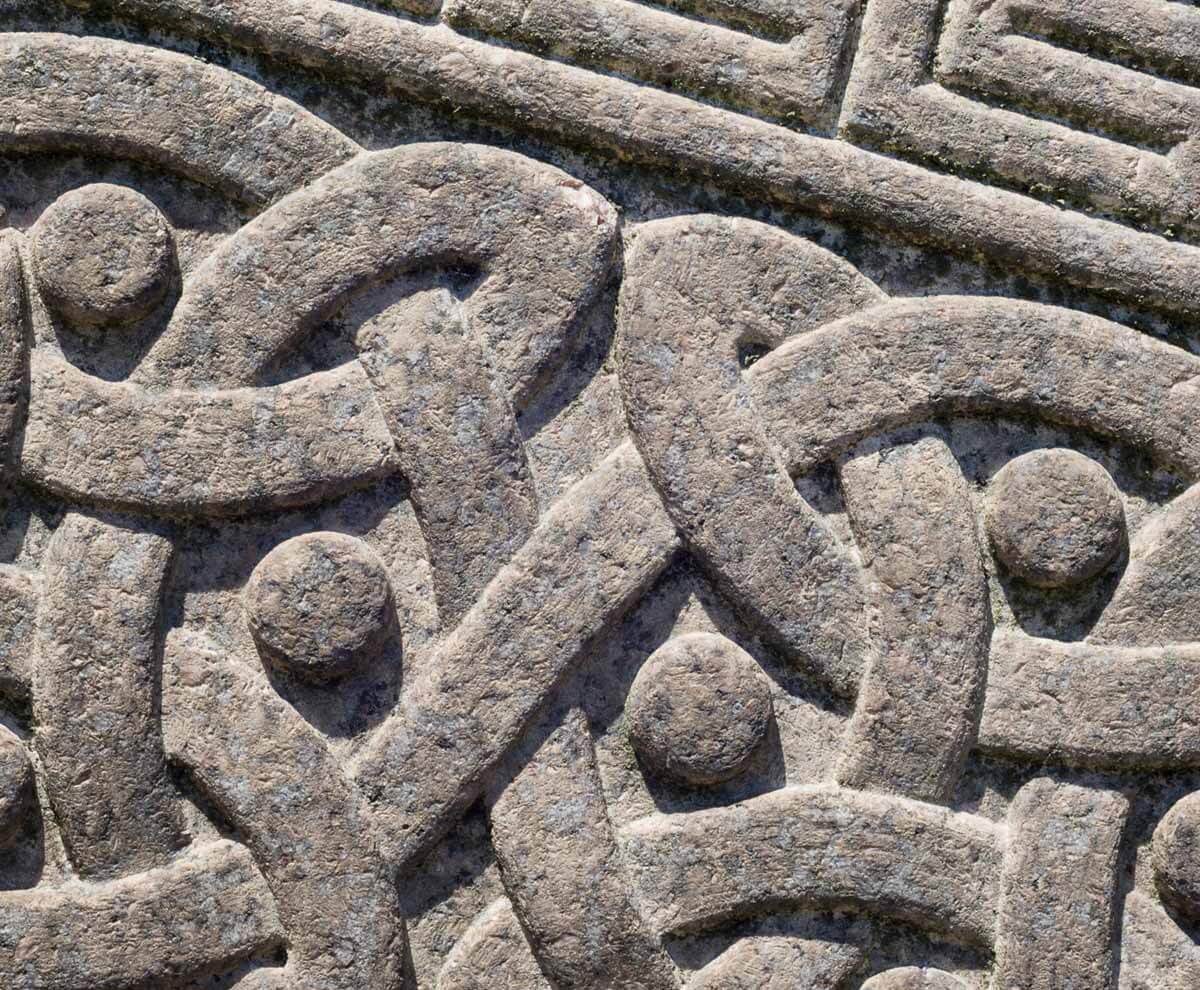 Celtic twist stone pattern