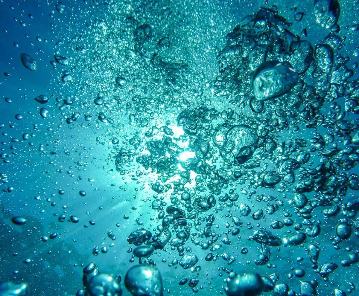 aqua coloured water bubbles