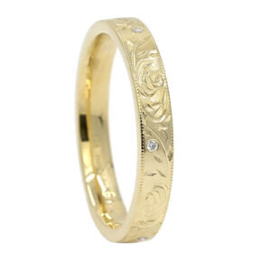 floral engraved gold wedding ring